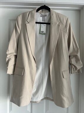 H&M Light Beige Gathered-Sleeve Blazer - NWT - Size M